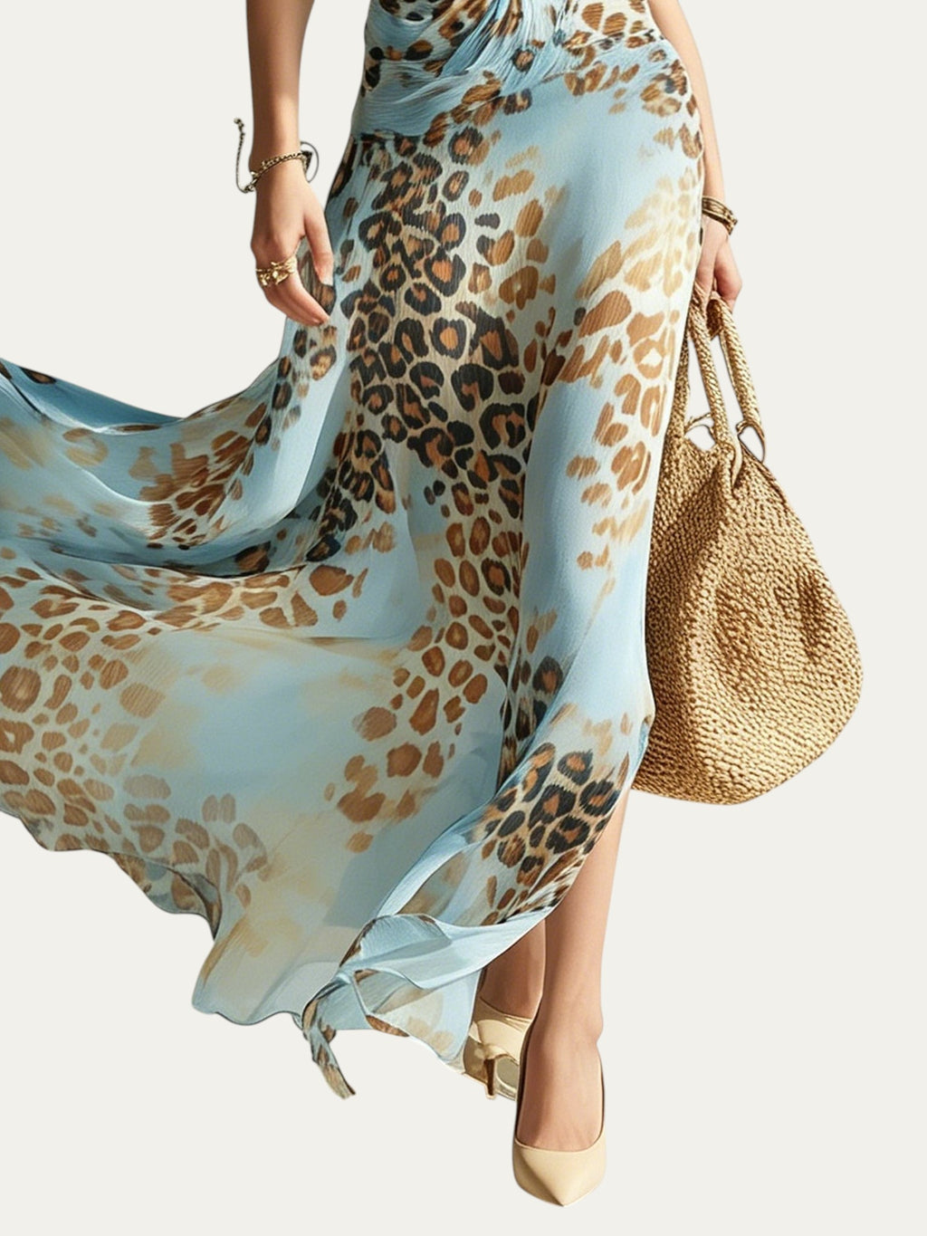Vestido largo azul con estampado animal, abertura lateral y falda de caída suelta