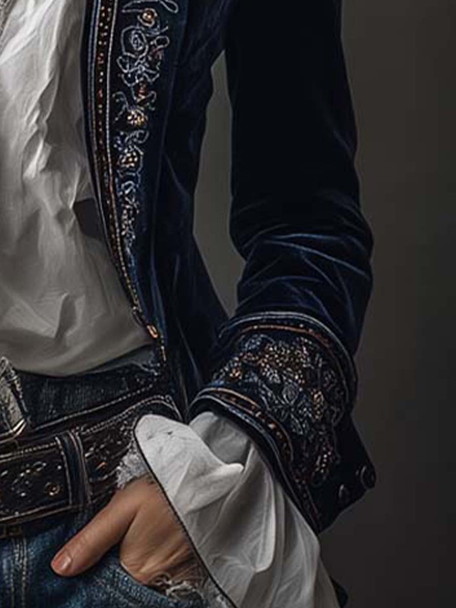 Chaqueta larga bordada vintage con puños bordados y detalle en el bajo de la manga
