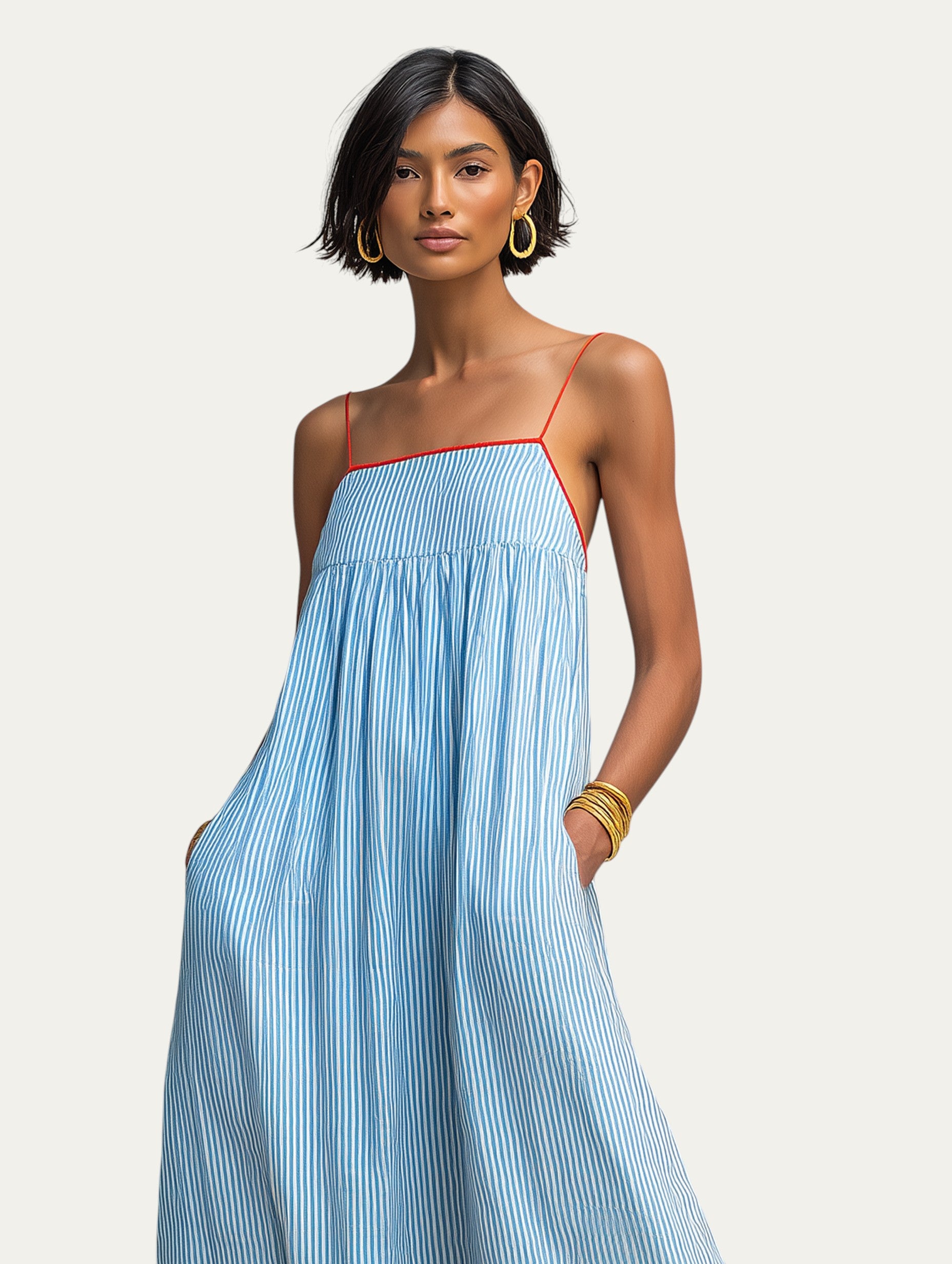 Vestido azul a rayas verticales con escote cuadrado, frunces en el pecho y tirantes finos