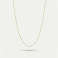 Collar tipo choker dorado con cuentas blancas y eslabones delicados