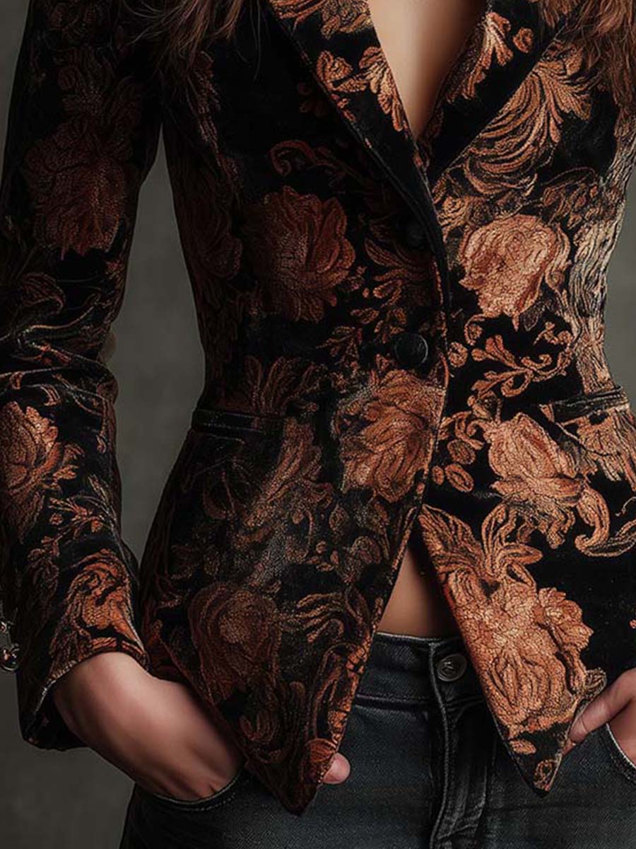 Blazer entallado negro con estampado floral bronce, manga larga y botones frontales