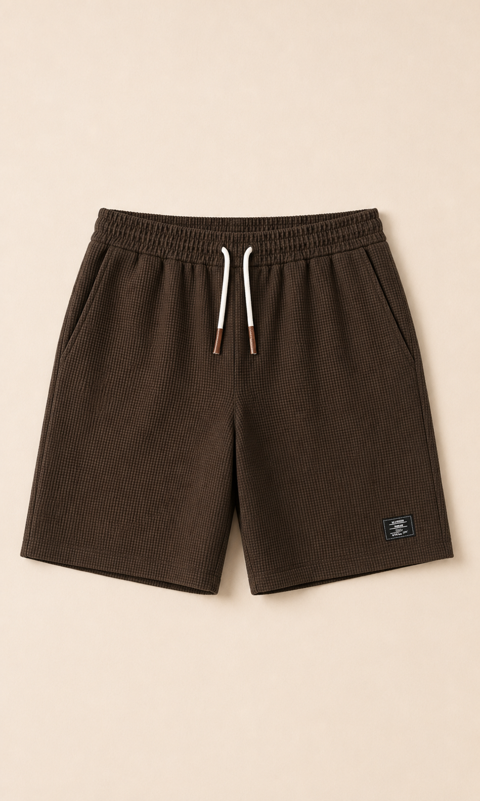 Shorts elegantes James color caqui con cintura elástica y cordón, parche lateral