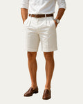 Bermudas de verano blancas con pliegues y pernera recta a la rodilla