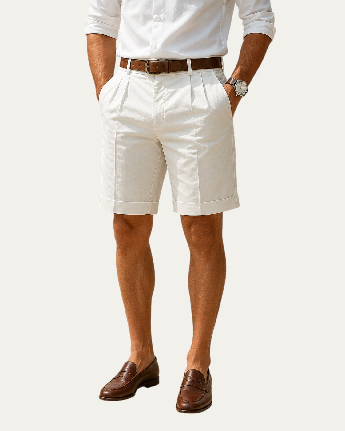 Bermudas de verano blancas con pliegues y pernera recta a la rodilla