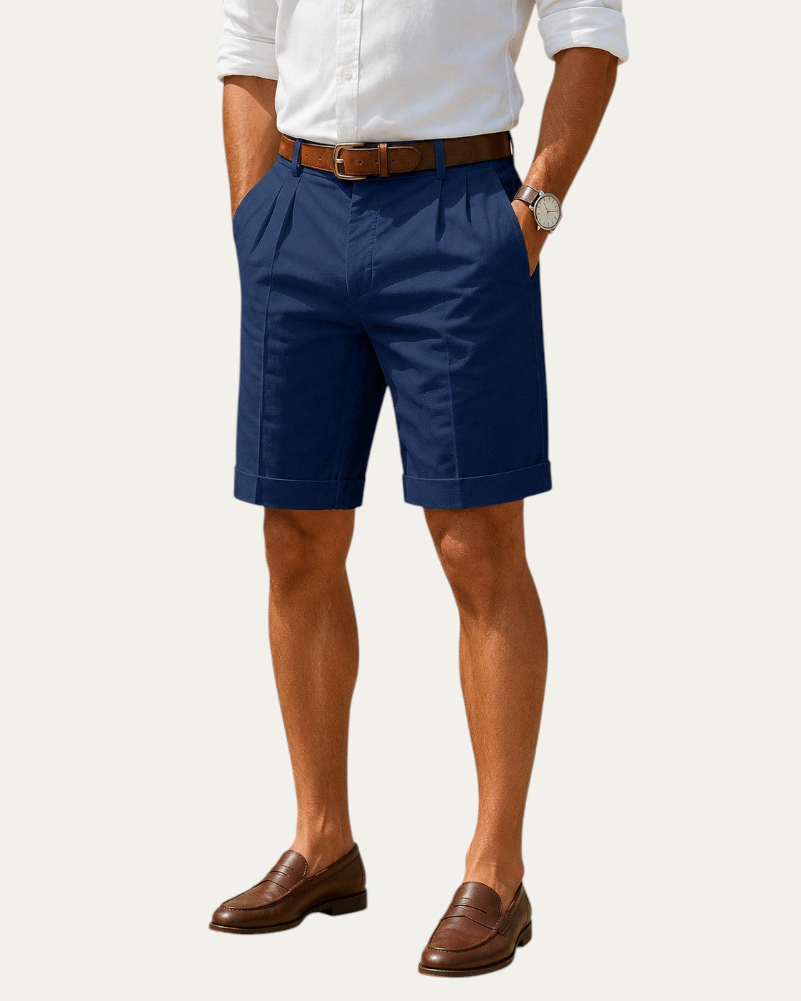 Bermudas de verano azules con pliegues y dobladillo recto