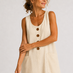 Vestido de algodón y lino beige sin mangas con botones de madera y bolsillo delantero