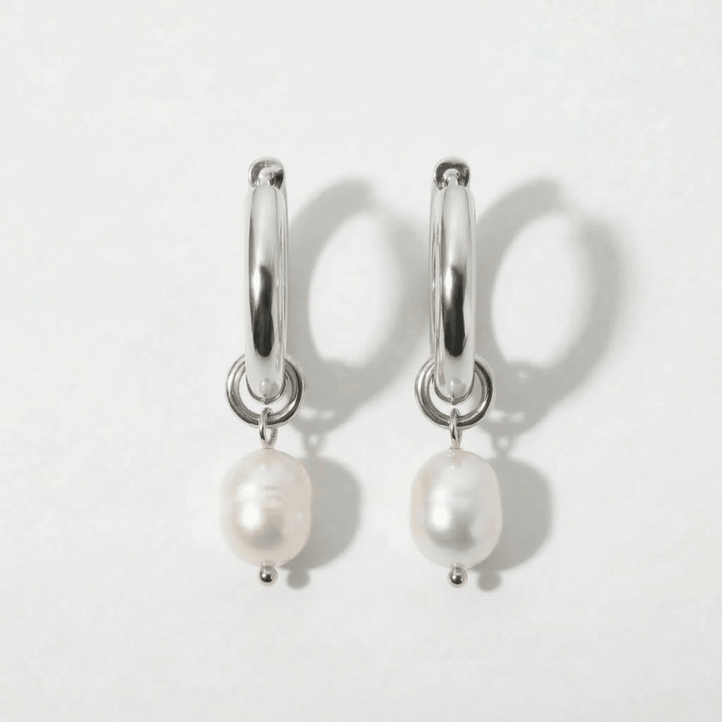 Pendientes de aro plateados con perla blanca colgante y enganche circular
