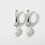 Pendientes de aro plateados con perla blanca colgante y enganche circular
