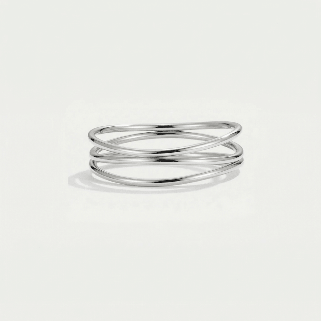 Anillo Loop plateado de triple aro, vista frontal