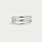 Anillo Loop plateado de triple aro, vista frontal