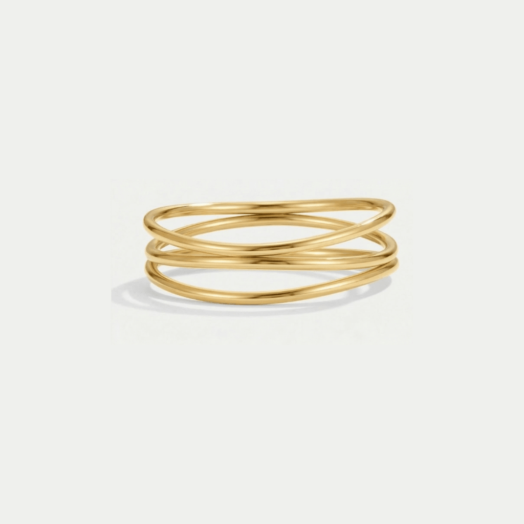 Anillo Loop dorado de triple aro, vista frontal