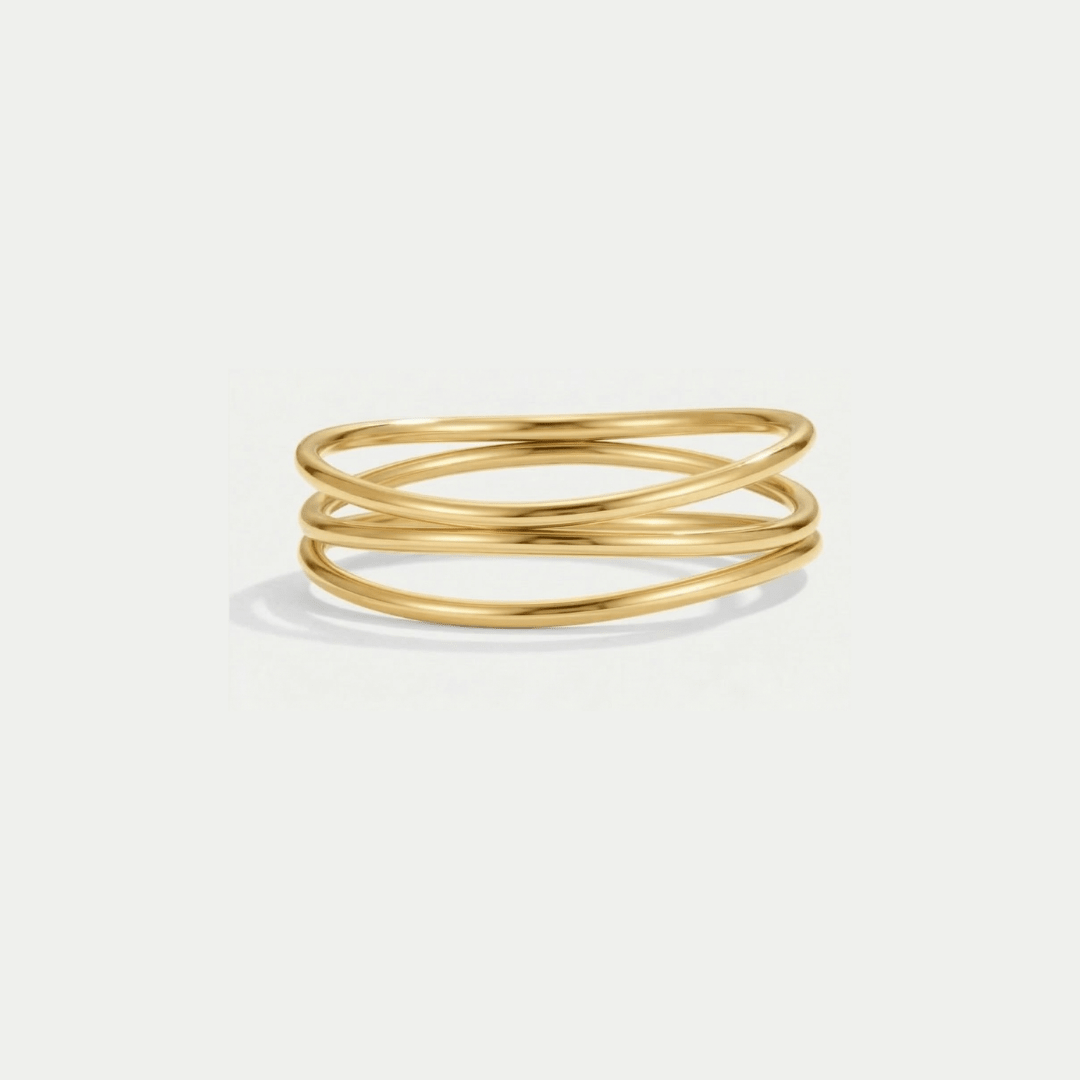 Anillo Loop dorado de triple aro, vista frontal
