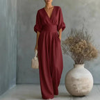 Mono largo rojo vino de lino y gasa, cuello V y cinturón fruncido, manga kimono