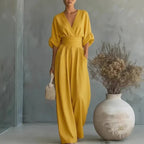 Mono largo amarillo de lino y gasa, cuello V y cinturón fruncido, manga kimono