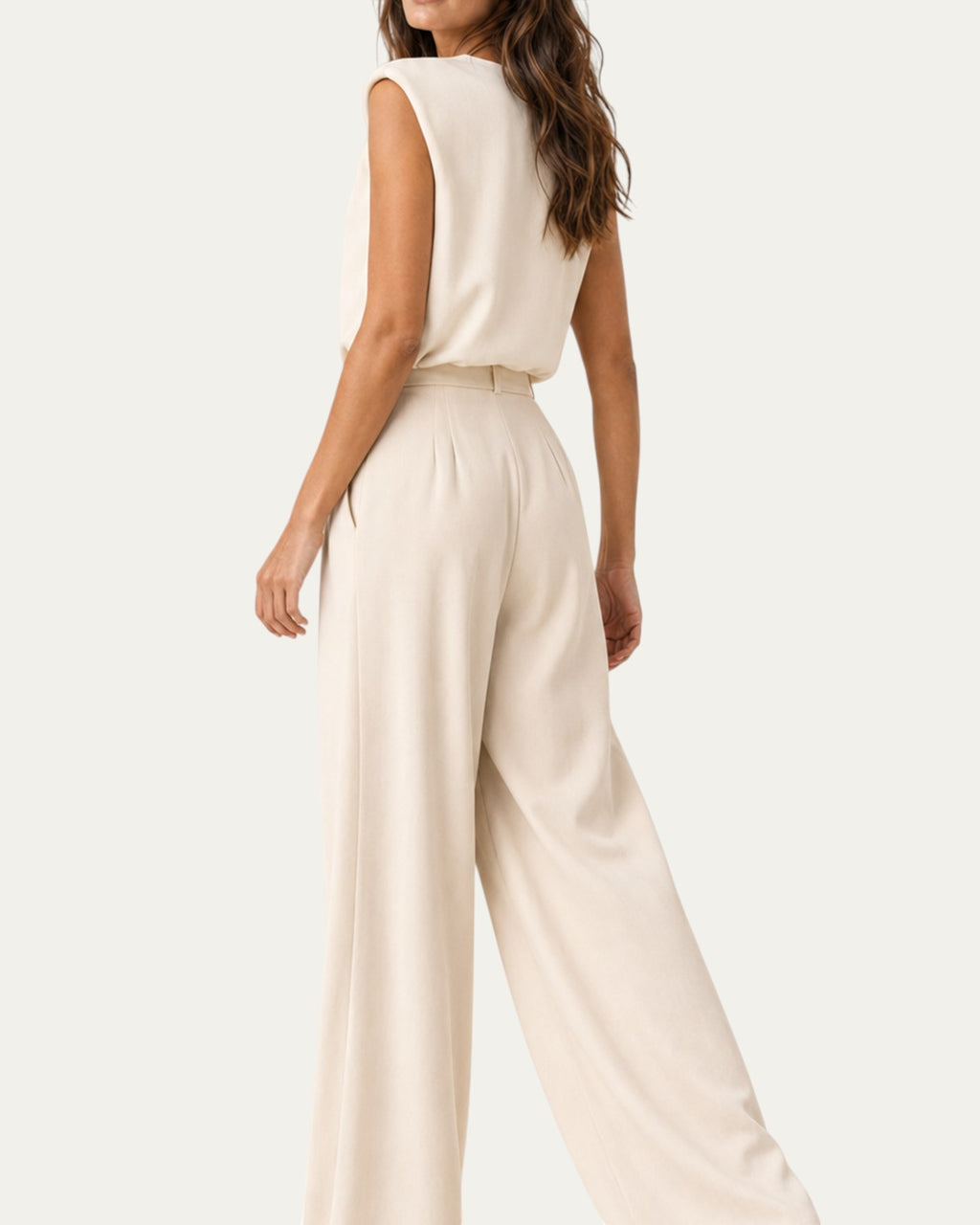Conjunto Valentina beige: blusa sin mangas y pantalón palazzo de tiro alto con cinturón