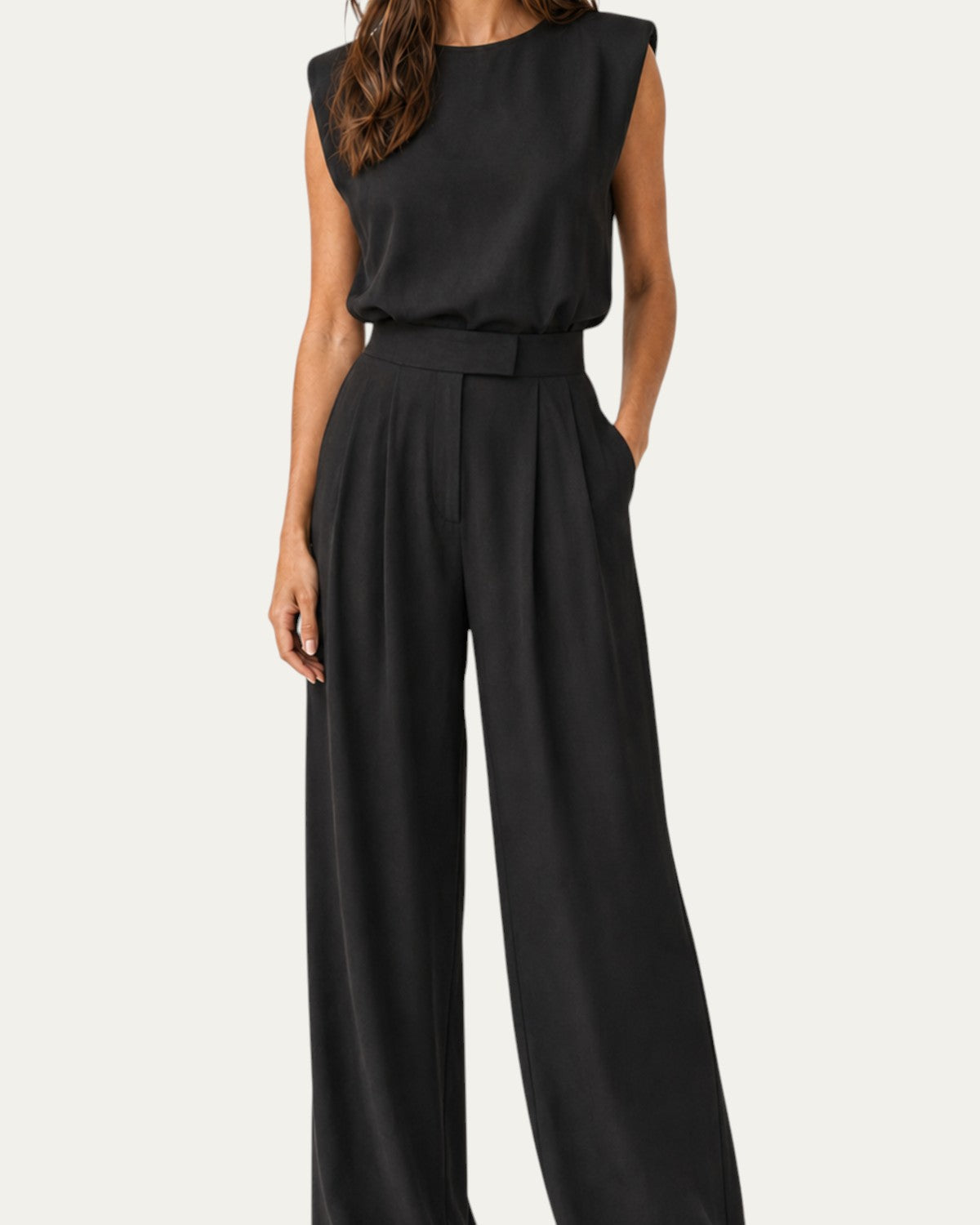 Conjunto Valentina negro: blusa sin mangas y pantalón ancho de tiro alto con cinturón