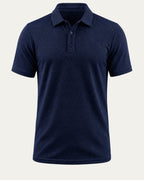 Polo ajustado azul marino con cuello camisero y placket de botones