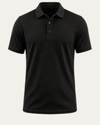 Polo ajustado negro con cuello camisero y botones, estilo de manga corta