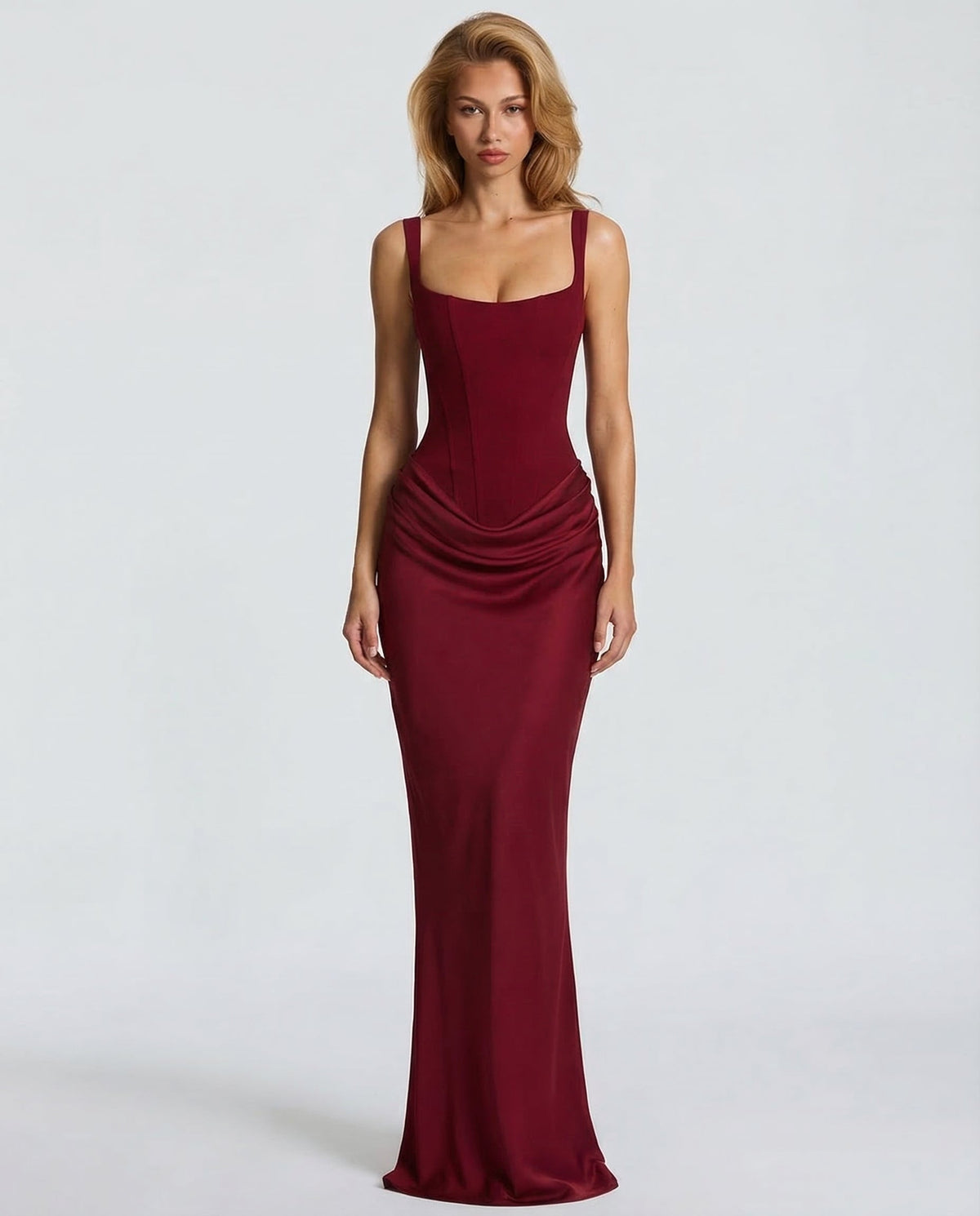 Vestido maxi granate con tirantes, escote cuadrado y drapeado en la cintura