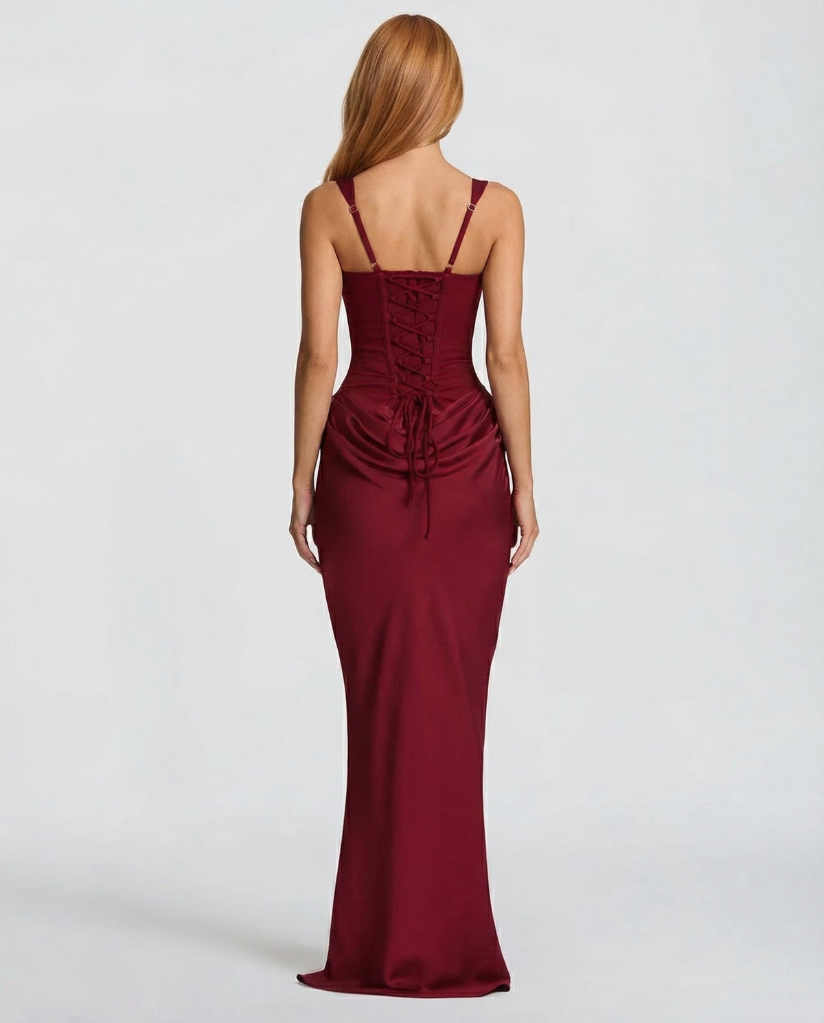 Vestido maxi burdeos con espalda al descubierto, tirantes finos y cordones traseros