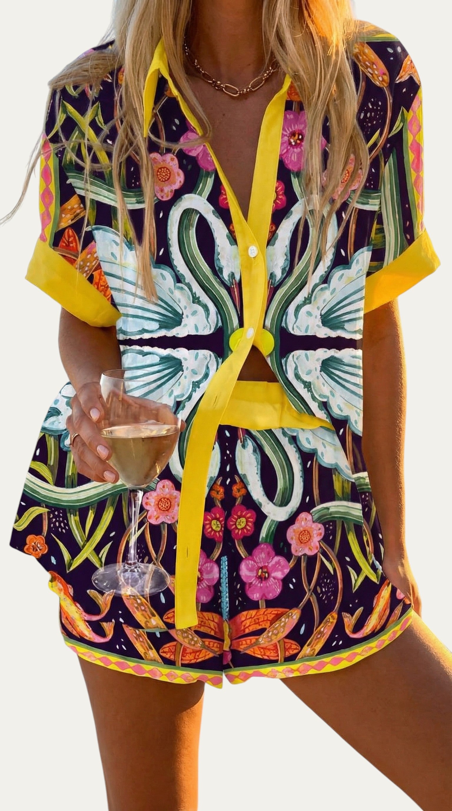 Conjunto de verano estampado multicolor con parte superior tipo kimono y short a juego