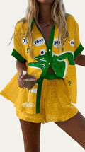 Conjunto de verano: top amarillo con paneles verdes y shorts a juego, estampado frontal.
