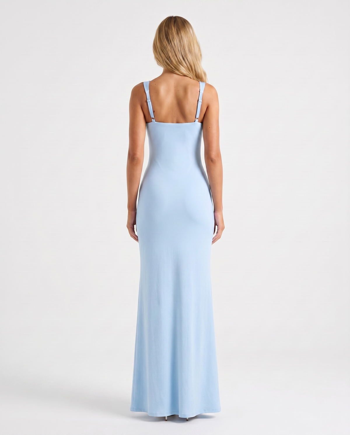 Vestido maxi FlorDeAzahar azul claro, espalda descubierta y tirantes finos