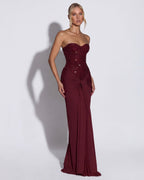 Vestido maxi borgoña sin tirantes con corsé de lentejuelas y falda larga con pliegues