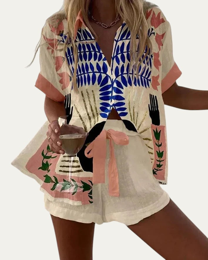Conjunto de verano a juego Azure: blusa estampada y short blanco con lazo