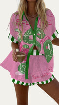 Conjunto de verano rosa con estampado verde, camisa abotonada y falda corta