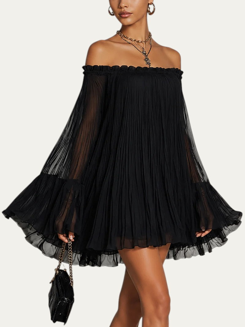 Minivestido negro con hombros descubiertos, falda corta de volantes y mangas tipo campana