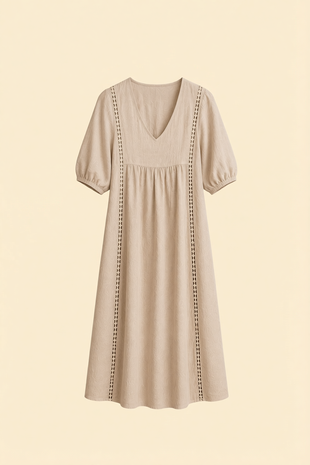 Vestido veraniego crema con escote en V, mangas abullonadas y bordado vertical en prenda
