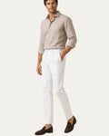 Pantalón recto slim blanco para hombre con bolsillos delanteros