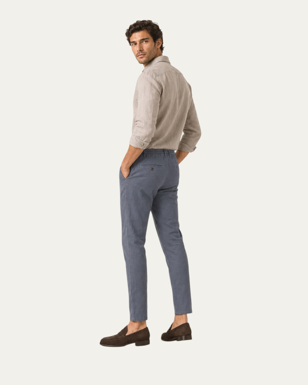 Pantalón diario de lino azul oscuro con bolsillos delanteros y trabillas, pierna recta